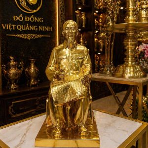 Tượng Bác Hồ Ngồi Ghế Mây