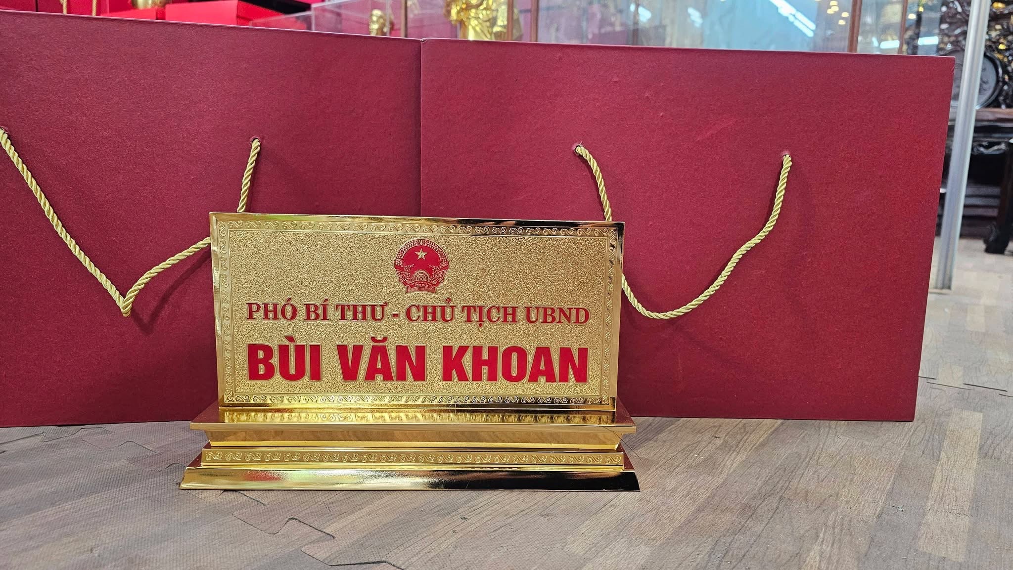 Biển Chức Danh Bằng Đồng Mạ Vàng 24K Cao Cấp - Ảnh 3
