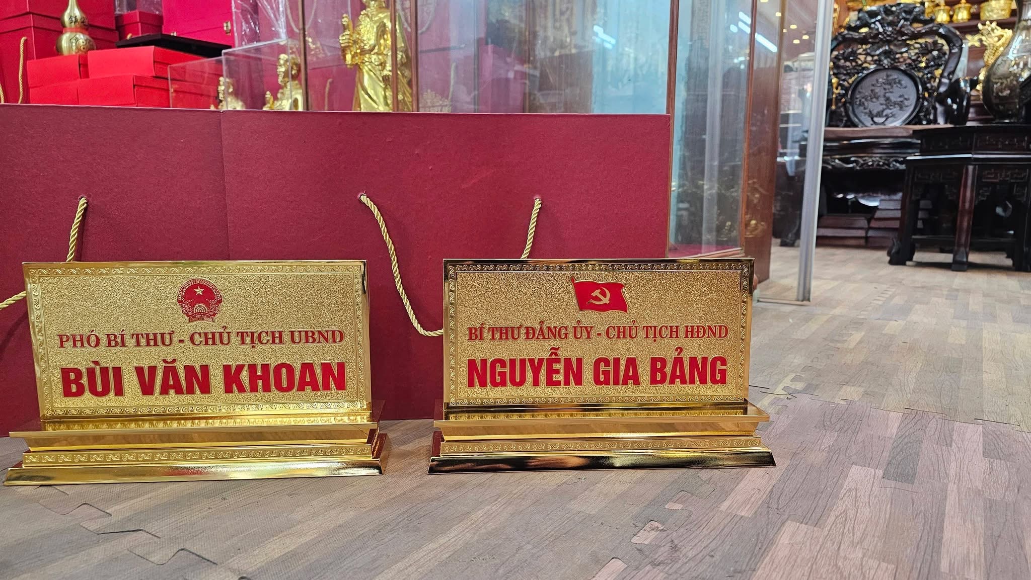 Biển Chức Danh Bằng Đồng Mạ Vàng 24K Cao Cấp - Ảnh 2